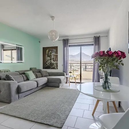 14th Floor Panoramic View Appartement