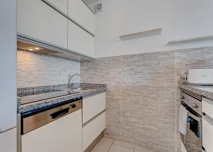 14th Floor Panoramic View Apartment