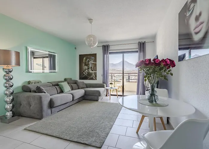 14th Floor Panoramic View Apartment